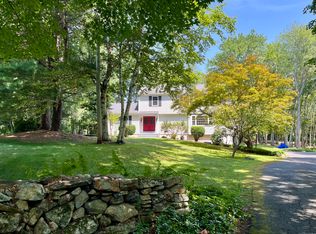 25 Jade Tree Ln, Trumbull, CT 06611