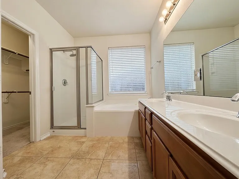 21344 Thurston Crossing Dr — Photo 8