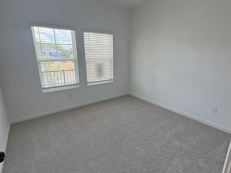 2942 Sharpstone Dr — Photo 25