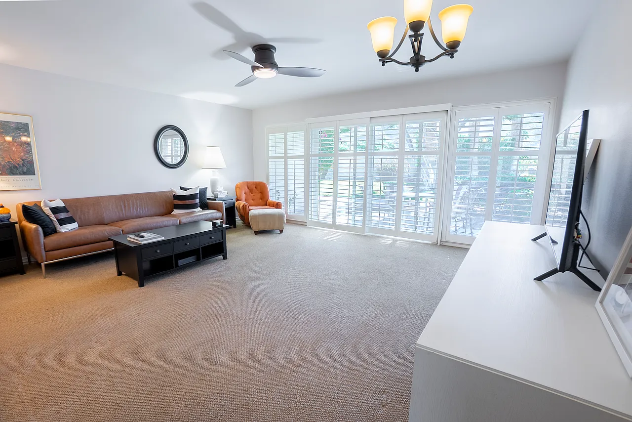2 bed, 1000 sqft, $2,500 — Photo 3