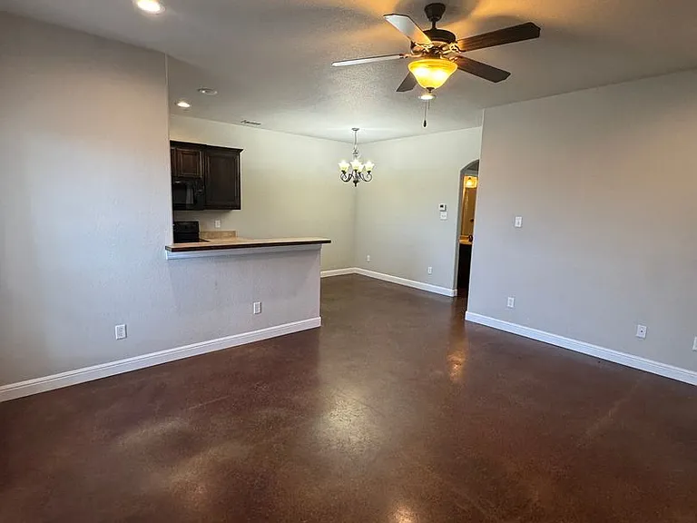 211 Walker Ln — Photo 3