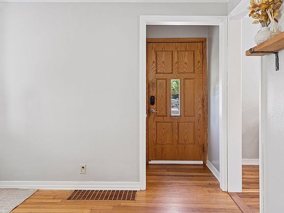 5th image of 5633 24th Ave S
