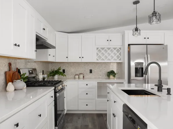 25 Vernon Ave, London, OH 43140