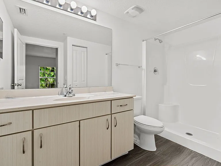Palm Springs Apartments — Photo 35