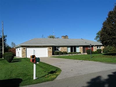 2nd image of 54922 Sunset St