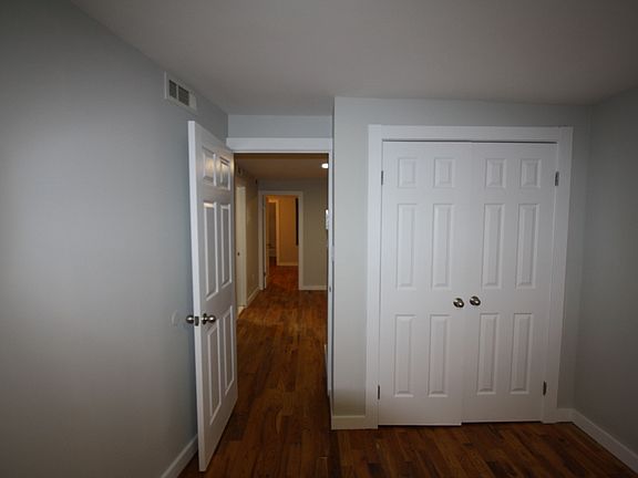 5th image of 560A Quincy St Fl 1