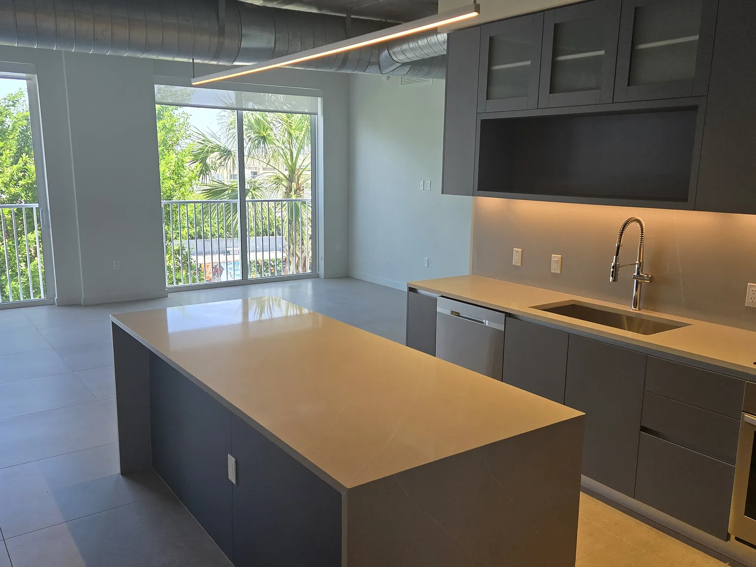 2 bed, 1051 sqft, $3,800 — Photo 1
