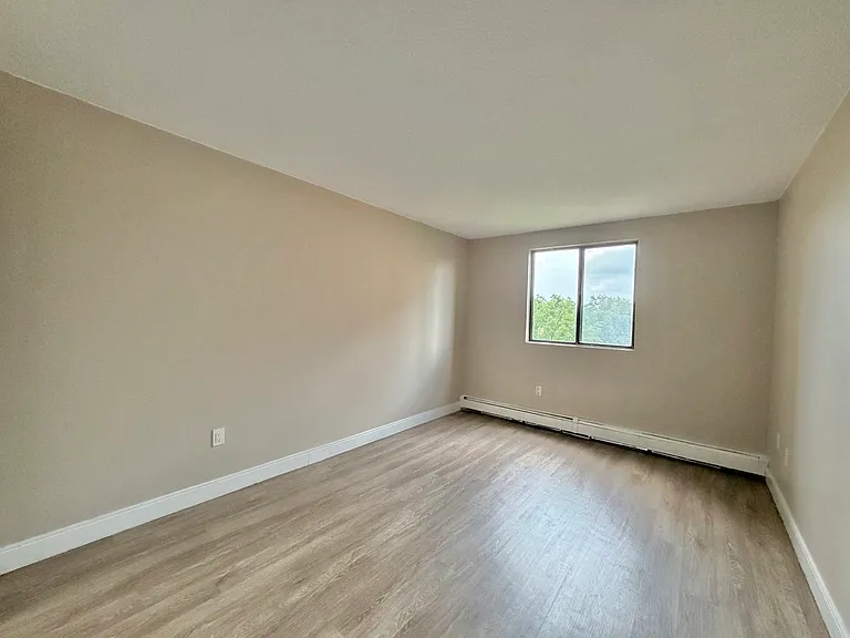 750 Kipps Ln #3 — Photo 21