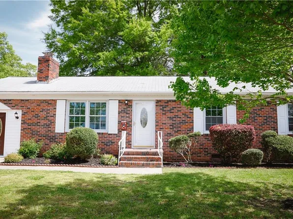 926 Moyer Rd, Newport News, VA 23608