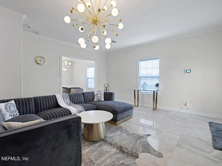 200 Sunstone Ct #GUEST HOUSE — Photo 2
