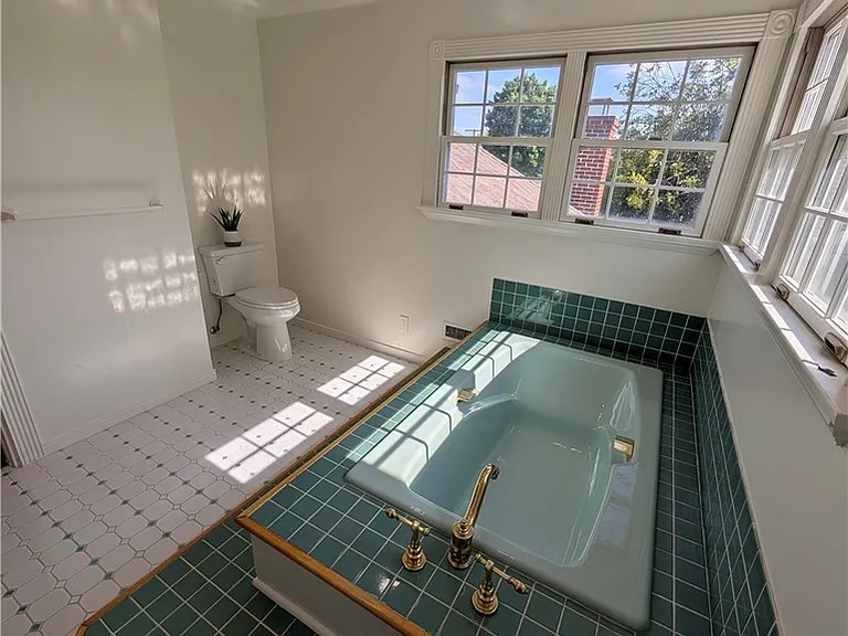 582 N Sunnyslope Ave — Photo 54