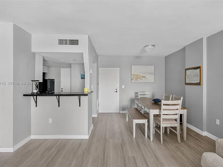 800 West Ave #533 — Photo 5