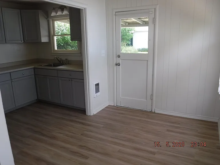 910 King St — Photo 5