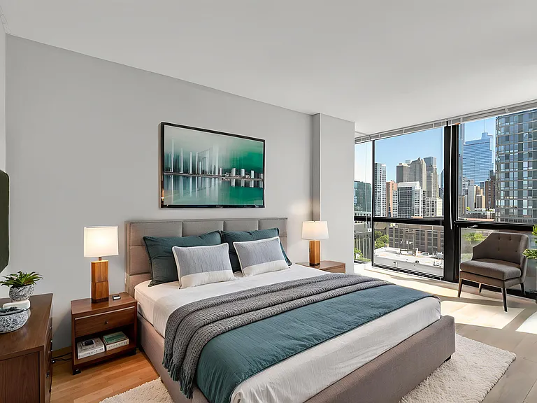 1122 N Clark St #1710 — Photo 3