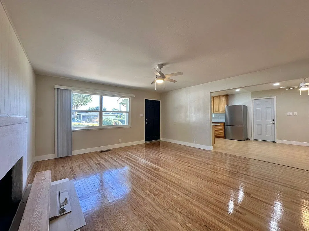 3 bed, 1.0 bath, 1100 sqft, $3,624 — Photo 4