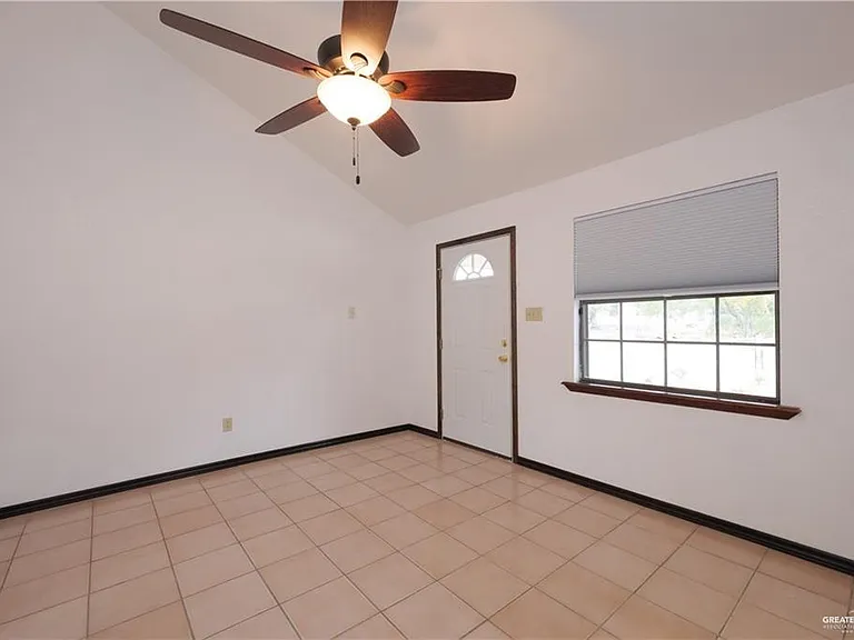 603 N Houston St — Photo 2