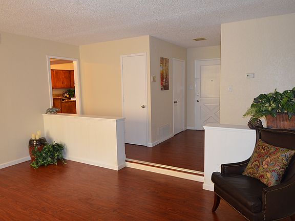 3rd image of 4516 Livingston Way