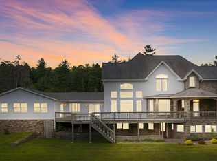 17 Cricket Hill Rd, Hawley, PA 18428