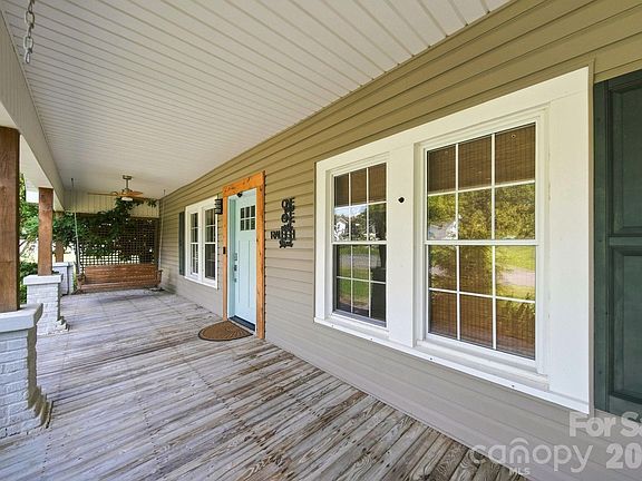 5th image of 101 W Raleigh St