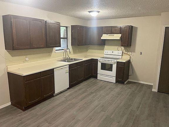 2nd image of 412 Birdsong Ln
