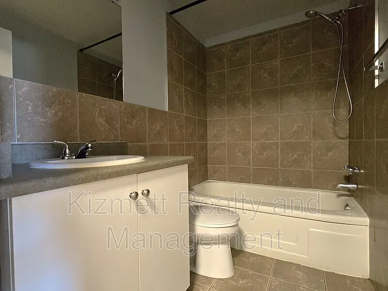 10135 120th St NW #103 — Photo 8