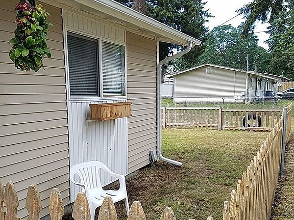 3rd image of 8718-8720 Lochburn Ln SW