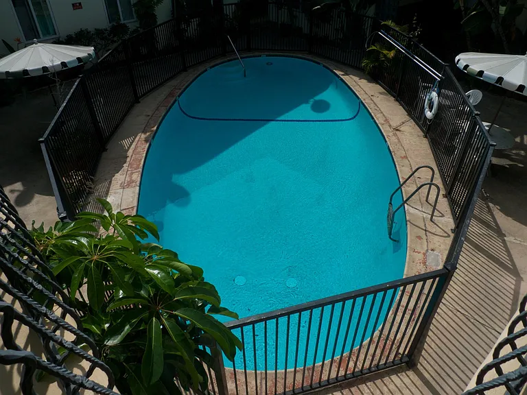 1138 S La Cienega Blvd #1 — Photo 23