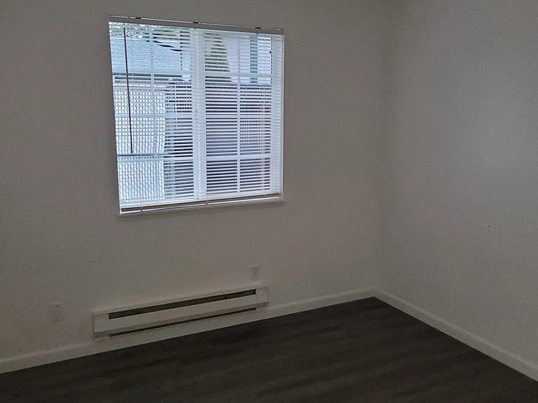 322 Scott St SE — Photo 9