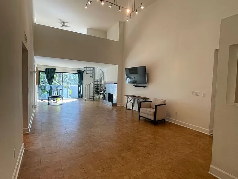1940 N Highland Ave #81 — Photo 6