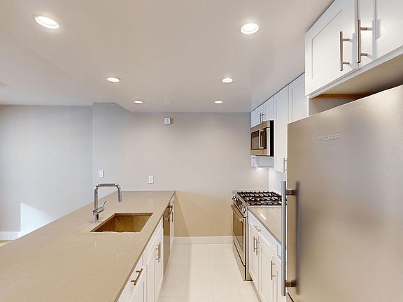 3rd image of 80 N Moore St #8013D