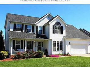 326 Lower Overlook Dr, Hurricane, WV 25526