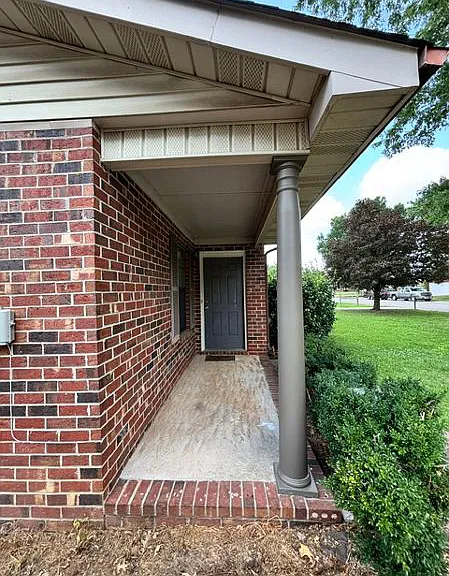 645 Lilly Ln — Photo 2