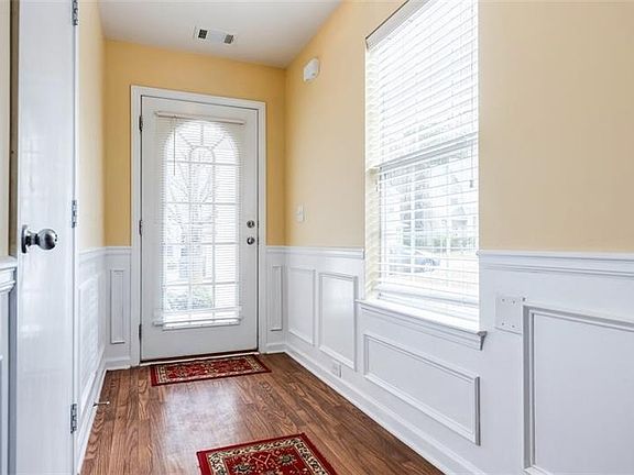 5th image of 338 Hidden Creek Ln