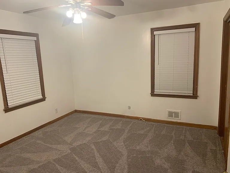635 Charlotte Pl NW — Photo 5