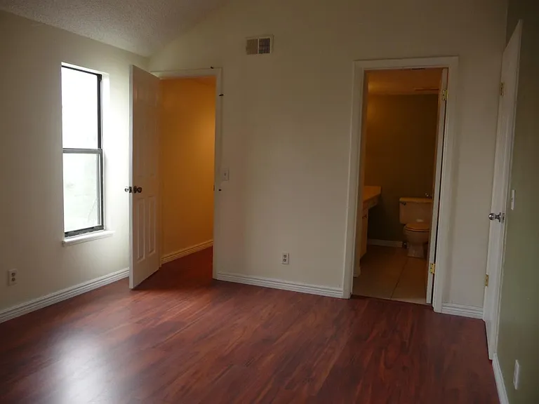Master Bdr + Walk in Closet