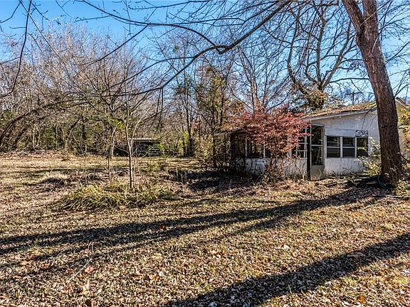 3rd image of 44 N Centennial Ave