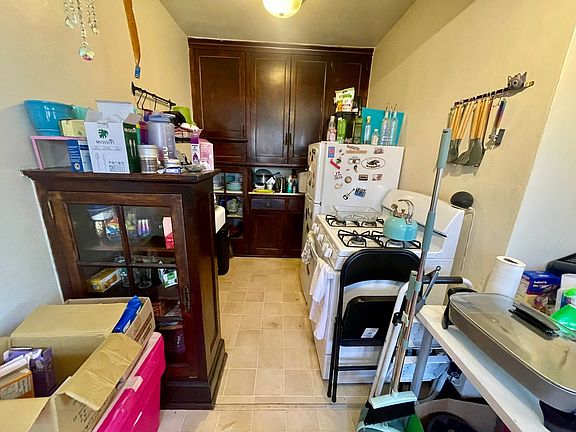 5th image of 1827 E Park Pl APT 21