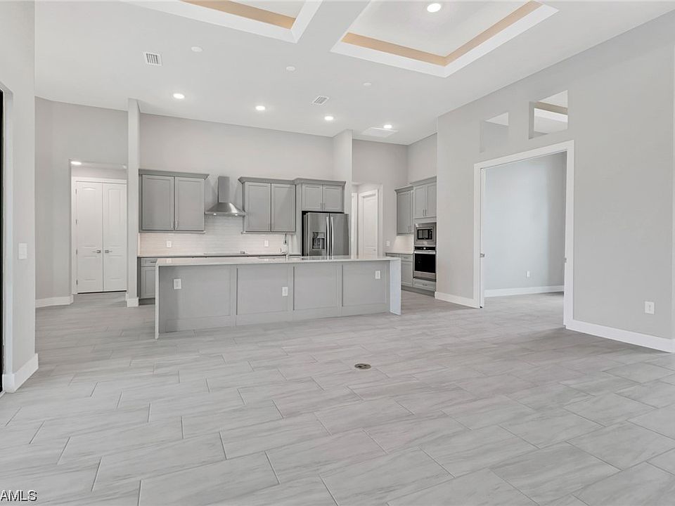 2nd image of 305 NE 8th Terrace Cpe