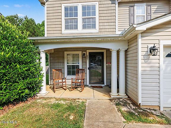 3rd image of 237 Georgetowne Drive