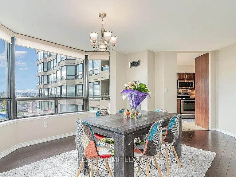 7440 Bathurst St #807 — Photo 12