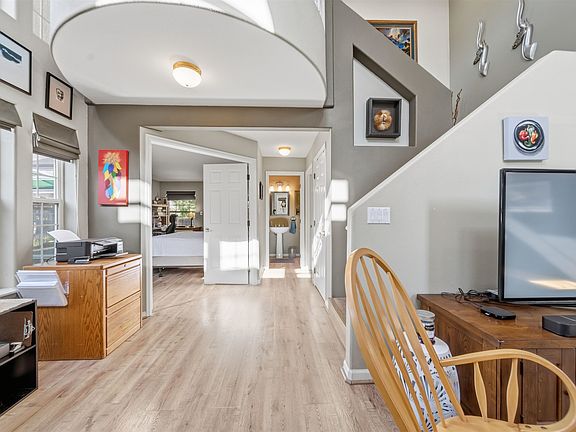 2nd image of 1533 Crest View Way APT 9