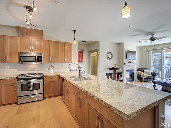 4th image of 1880 25th Ave NE #N410