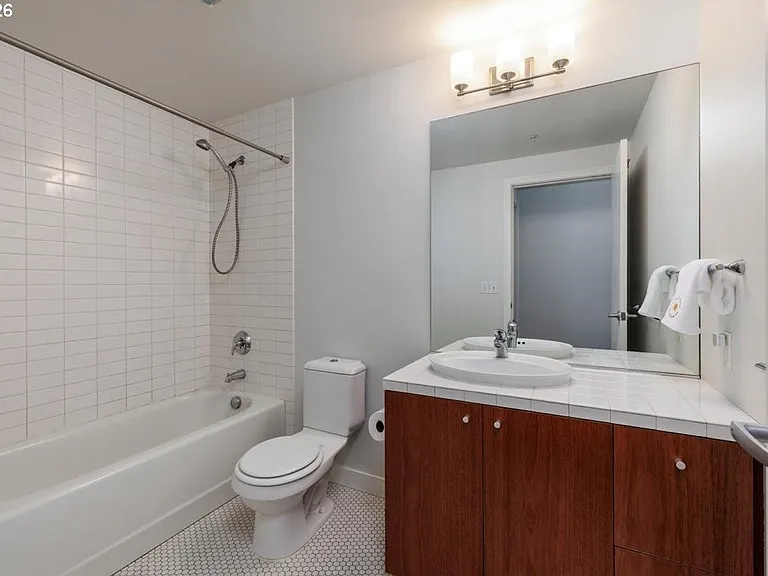 1926 W Burnside St #1511 — Photo 21
