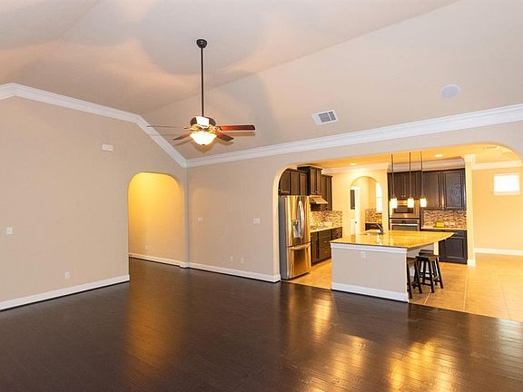5th image of 12004 Versante Cir #37