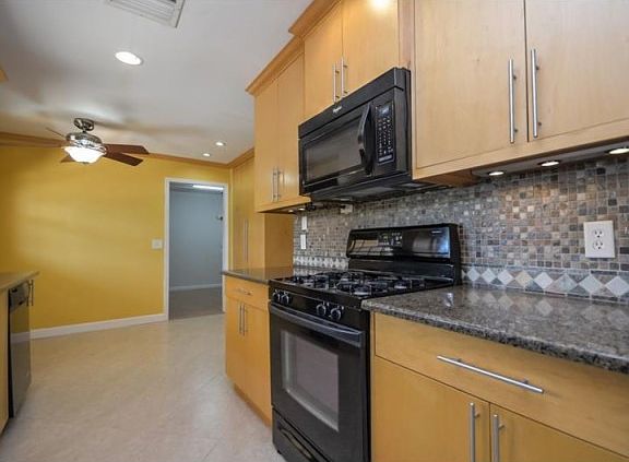 5th image of 4 Heritage Cove Ct