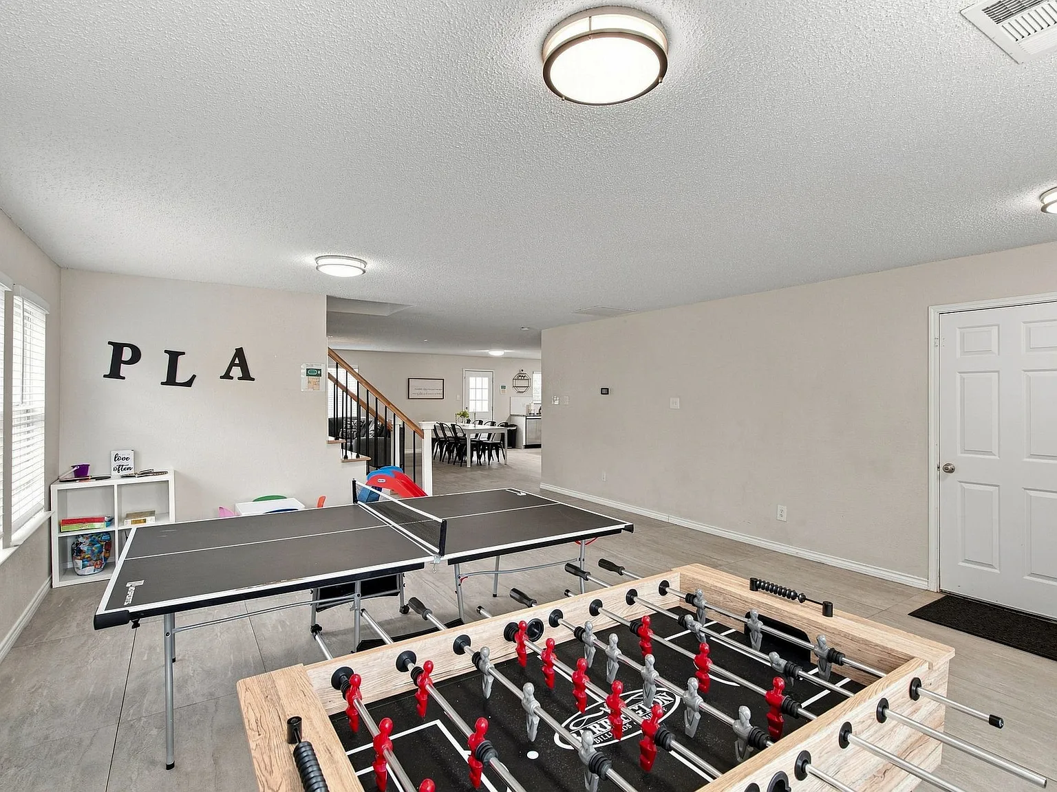 4 bed, 2.5 bath, 3002 sqft, $3,500 — Photo 3