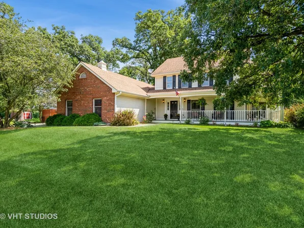 1945 Fays Ln, Sugar Grove, IL 60554