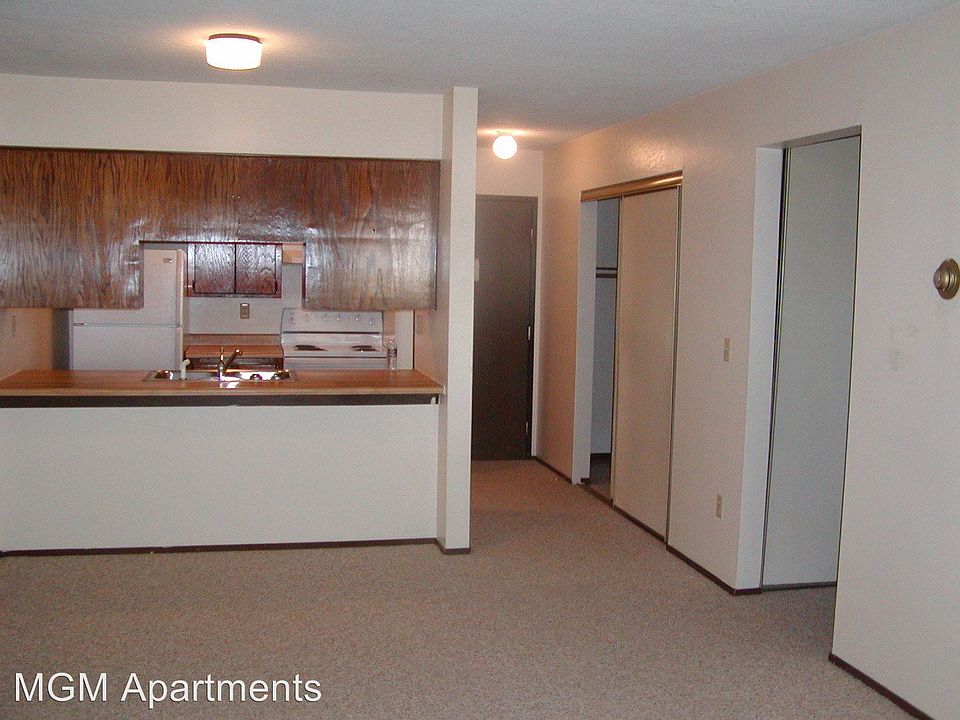 2nd image of 321 1st Ave SE APT 12