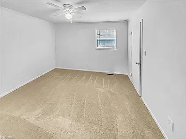 2 bed, 900 sqft, $1,300 — Photo 3