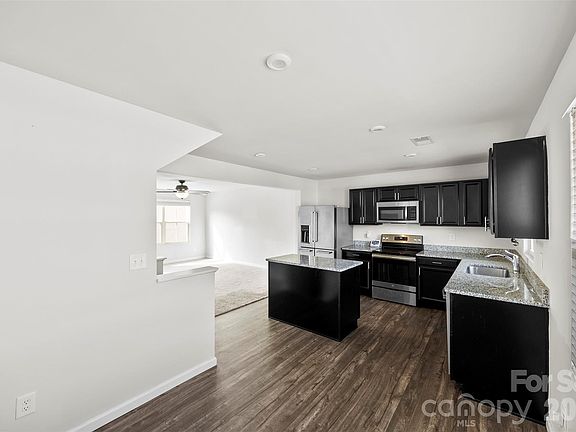 4th image of 708 Dillon Way